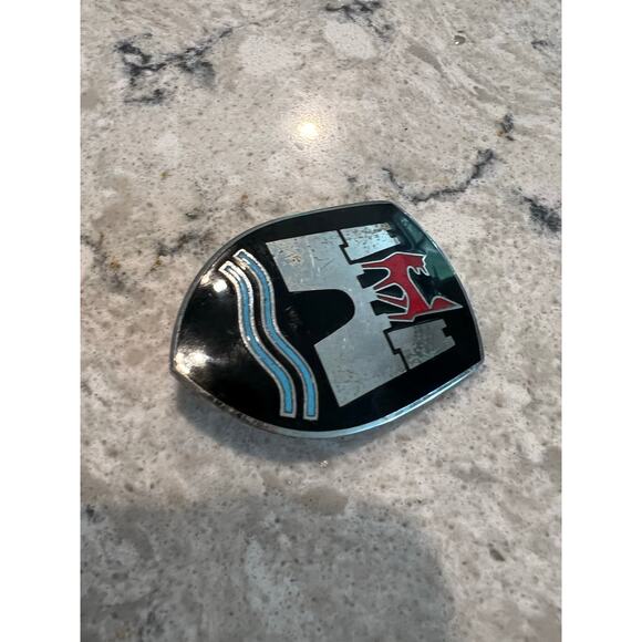 Vintage 1960-1963 Volkswagen Wolfsburg Castle Hood Crest Emblem Badge JL - Picture 3 of 6